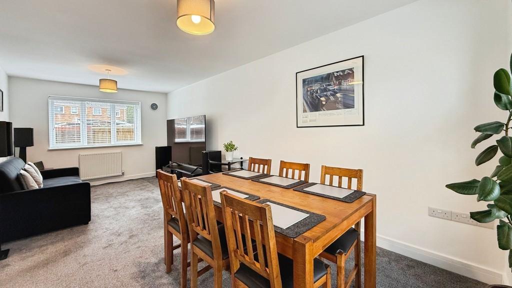 Lounge/dining room