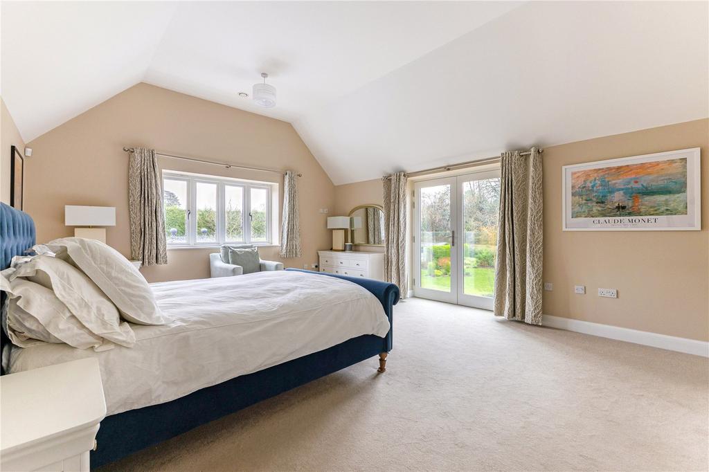 Mian Bedroom