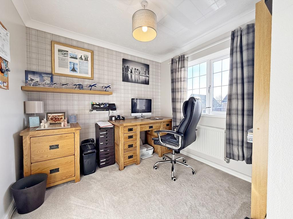 Bedroom 5/ Study