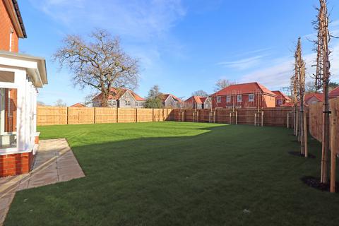 5 bedroom detached house for sale, Constable Gardens, East Bergholt
