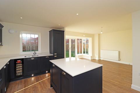5 bedroom detached house for sale, Constable Gardens, East Bergholt