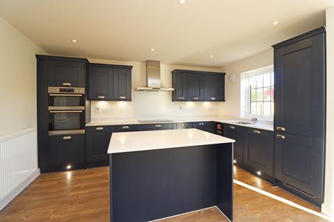 5 bedroom detached house for sale, Constable Gardens, East Bergholt