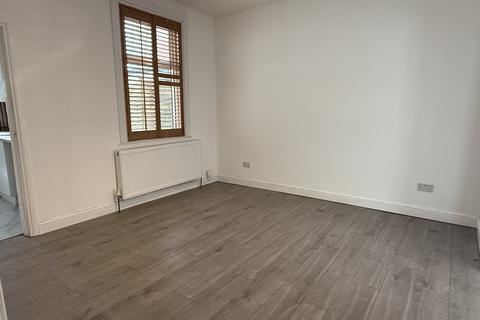 undefined, Hythe Road, Old Town, Swindon, SN1