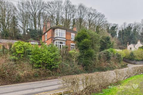 4 bedroom detached house for sale, Newton Road, Winshill