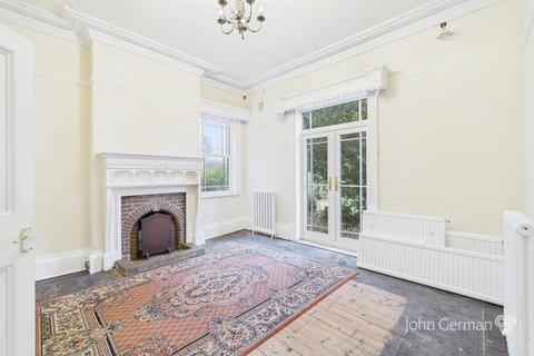 4 bedroom detached house for sale, Newton Road, Winshill