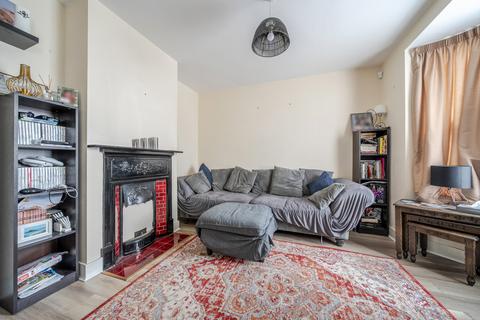 3 bedroom semi-detached house for sale, Lee Street, Surrey RH6