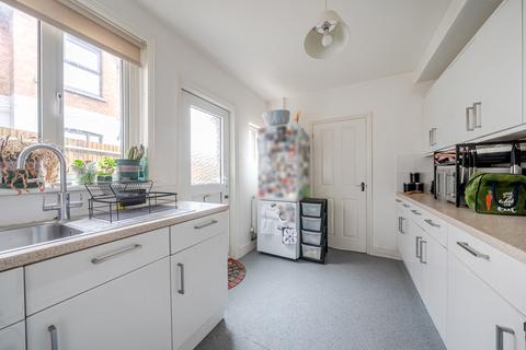 3 bedroom semi-detached house for sale, Lee Street, Surrey RH6
