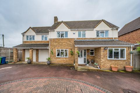 4 bedroom detached house for sale, Kestrel Way, Tewkesbury GL20
