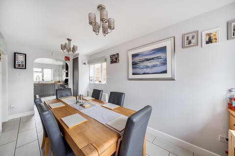 4 bedroom detached house for sale, Kestrel Way, Tewkesbury GL20