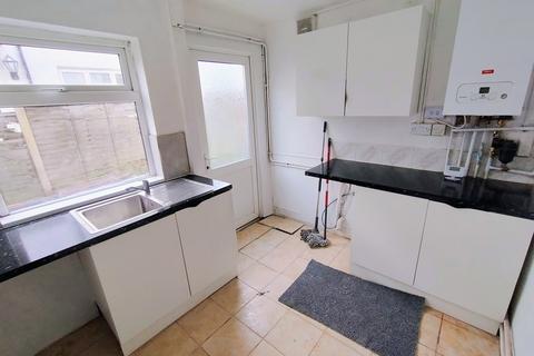 3 bedroom semi-detached house to rent, Upper Villiers Street, Wolverhampton WV2