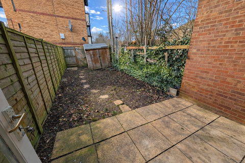 2 bedroom terraced house to rent, Eagle Drive, Colindale NW9