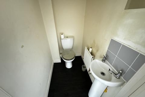 2 bedroom semi-detached house to rent, Dudley Road, Wolverhampton WV2