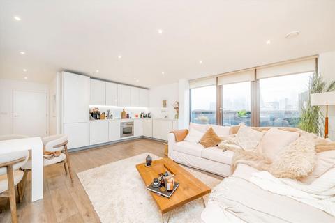 3 bedroom flat to rent, St. Pauls Way, London E3