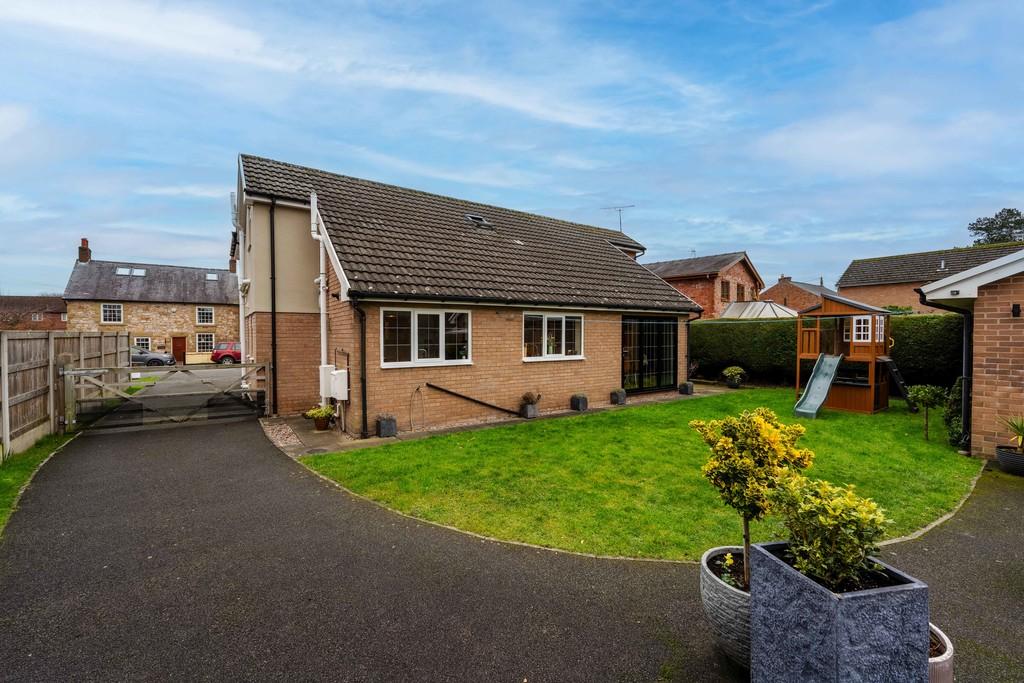 Alfreda, Chester Road, Lavister