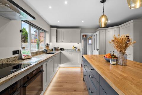 4 bedroom detached house for sale, Chester Road, Wrexham LL12