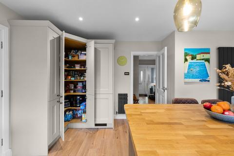 4 bedroom detached house for sale, Chester Road, Wrexham LL12