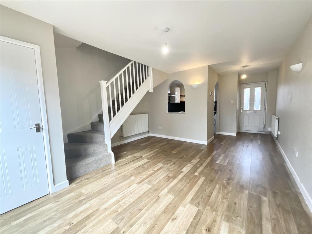 Hallway / Lounge