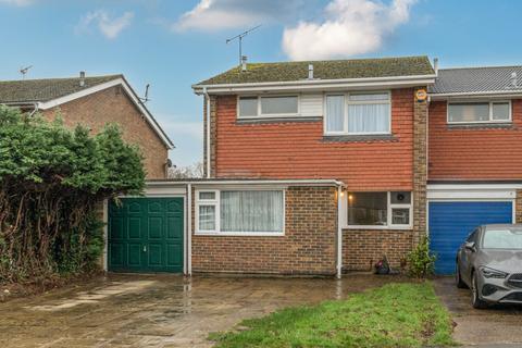 3 bedroom end of terrace house for sale, Manor Road, Wokingham, Berkshire