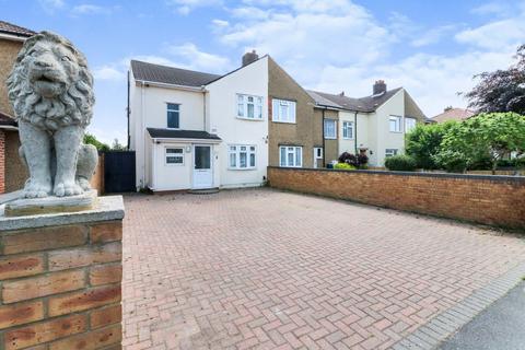 4 bedroom end of terrace house for sale, Crown Road, Ilford IG6