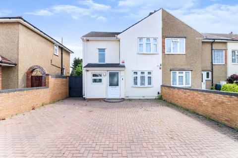 4 bedroom end of terrace house for sale, Crown Road, Ilford IG6