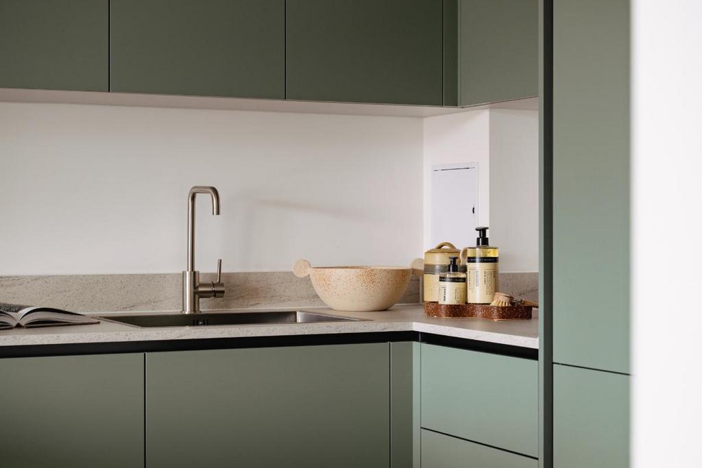 Apartment in London, London Borough of Wandsworth - View 5