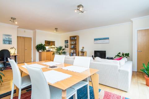 2 bedroom flat to rent, Dunbar Wharf, Narrow Street, Limehouse, E14