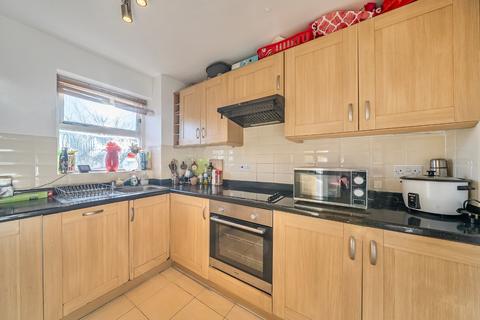 2 bedroom flat for sale, Molyneux Drive, Tooting, London, SW17