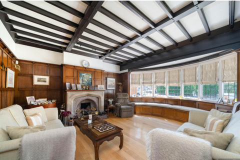 5 bedroom detached house for sale, Woodlands Road,Bushey,WD23 2LR