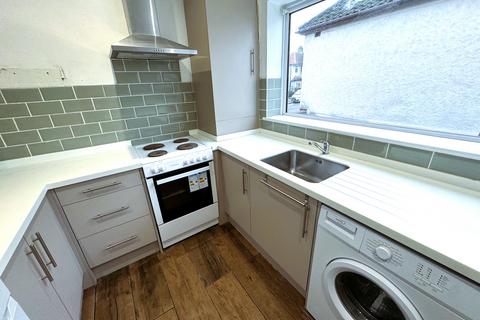 3 bedroom flat to rent, Western Avenue, Dagenham RM10