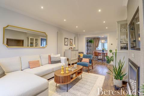 3 bedroom terraced house for sale, Knights Way, Brentwood, CM13