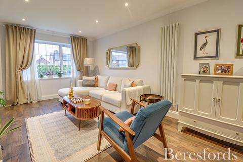 3 bedroom terraced house for sale, Knights Way, Brentwood, CM13