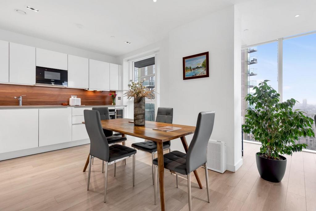 Kitchen/Dining Area