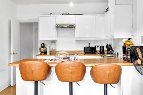 2 bedroom flat for sale, Westbury Avenue London, N22