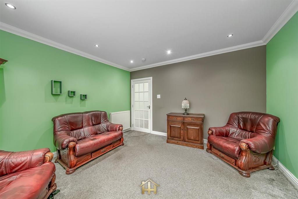29 GARDYNE ST DD1 4 SQ 060226 EDIT (15 of 21).jpg