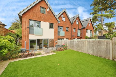 undefined, Drayton Green, London, W13