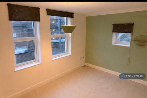 1 bedroom flat to rent, Pevensey Road, Eastbourne, BN22