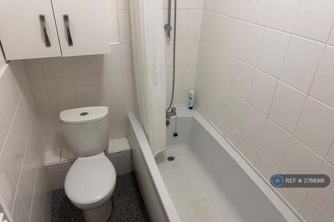1 bedroom flat to rent, Pevensey Road, Eastbourne, BN22