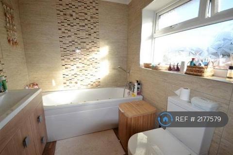 3 bedroom end of terrace house to rent, Maule Close, Huntingdon, PE29