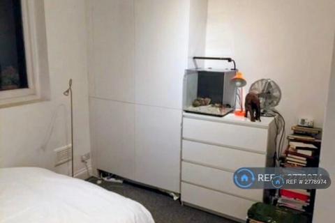 1 bedroom flat to rent, Camden Park Road, London, NW1