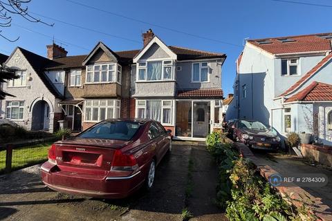 4 bedroom semi-detached house to rent, Clevedon Gardens, Hounslow, TW5
