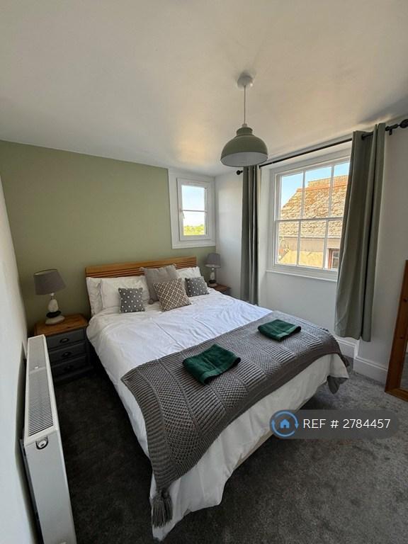 Bedroom With King Size Bed