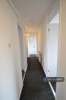 3 bedroom flat to rent, Kerrycroy Avenue, Glasgow, G42