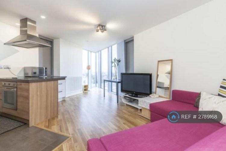 Living Room/Open Plan Kitchen