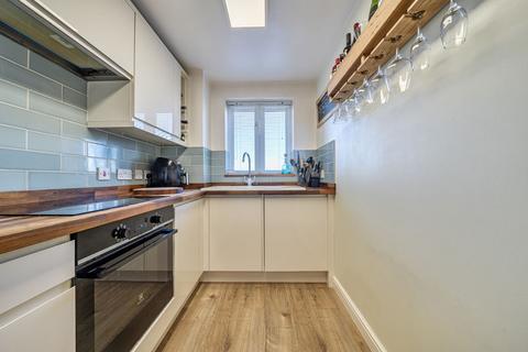 2 bedroom flat for sale, Stanley Close, London SE9