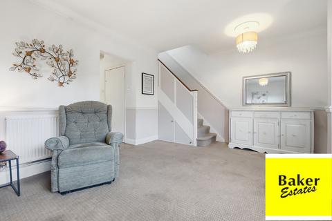 3 bedroom end of terrace house for sale, North Close, Chigwell IG7