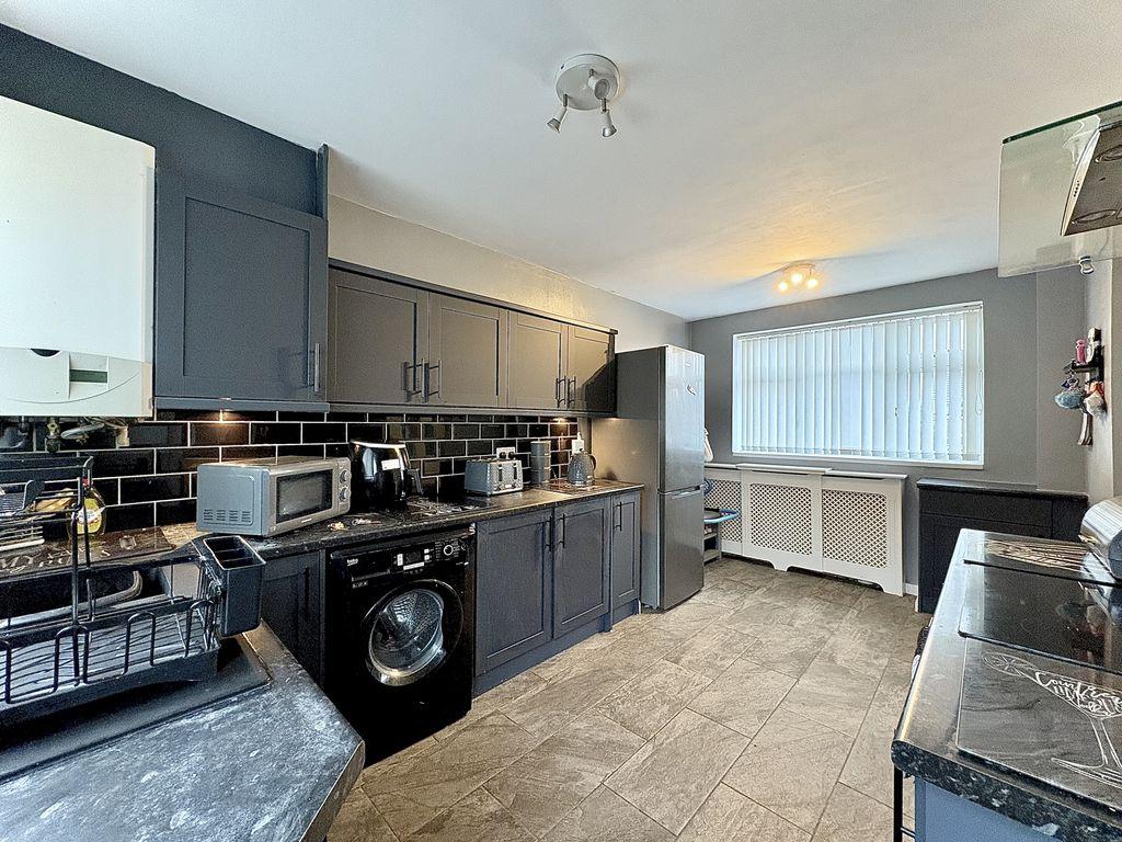 Dining kitchen