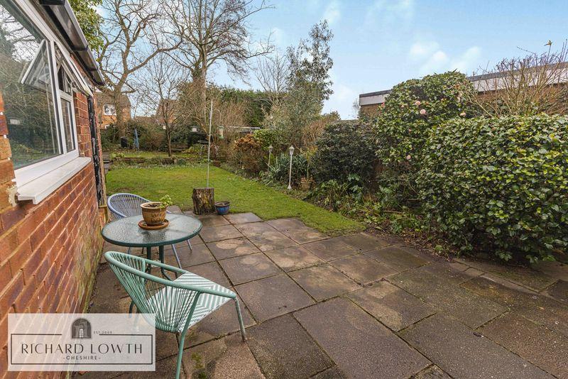 Garden/Patio Area
