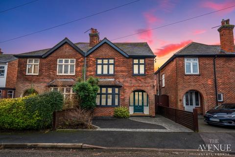 undefined, 25 Abingdon Road, West Bridgford only a 6min walk to the Bustling Avenue!
