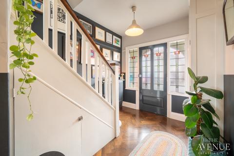 undefined, 25 Abingdon Road, West Bridgford only a 6min walk to the Bustling Avenue!