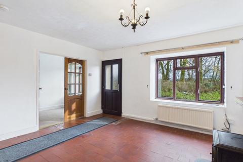 undefined, Llanwnnen, Lampeter